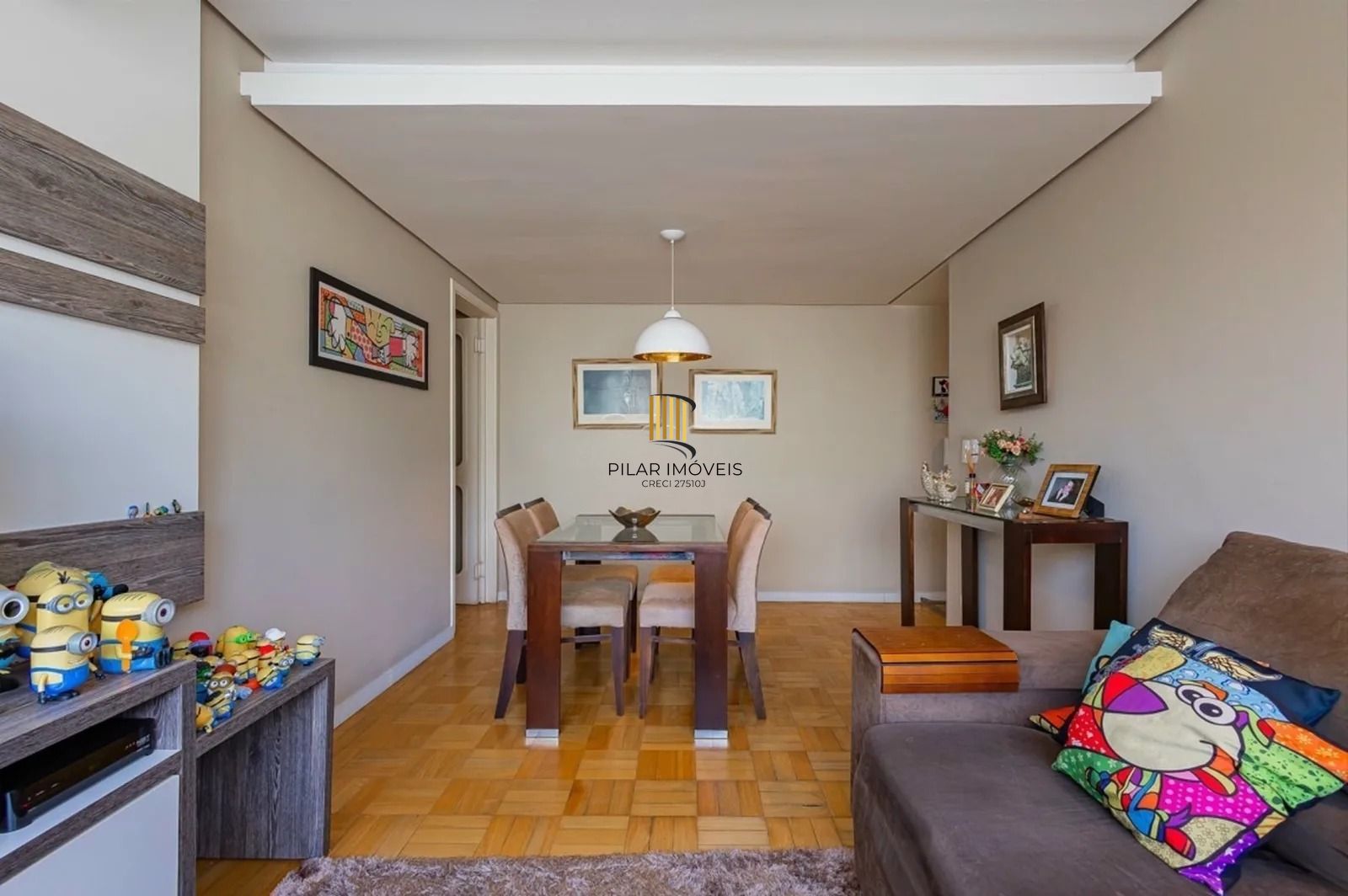 Apartamento de 2 dorm, 80m² privativos com vaga de garagem e elevador.