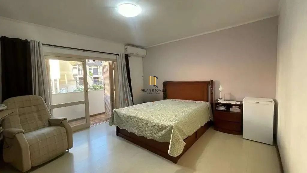 Casa com 5 Dormitórios, Suíte Master e Piscina no Jardim Planalto