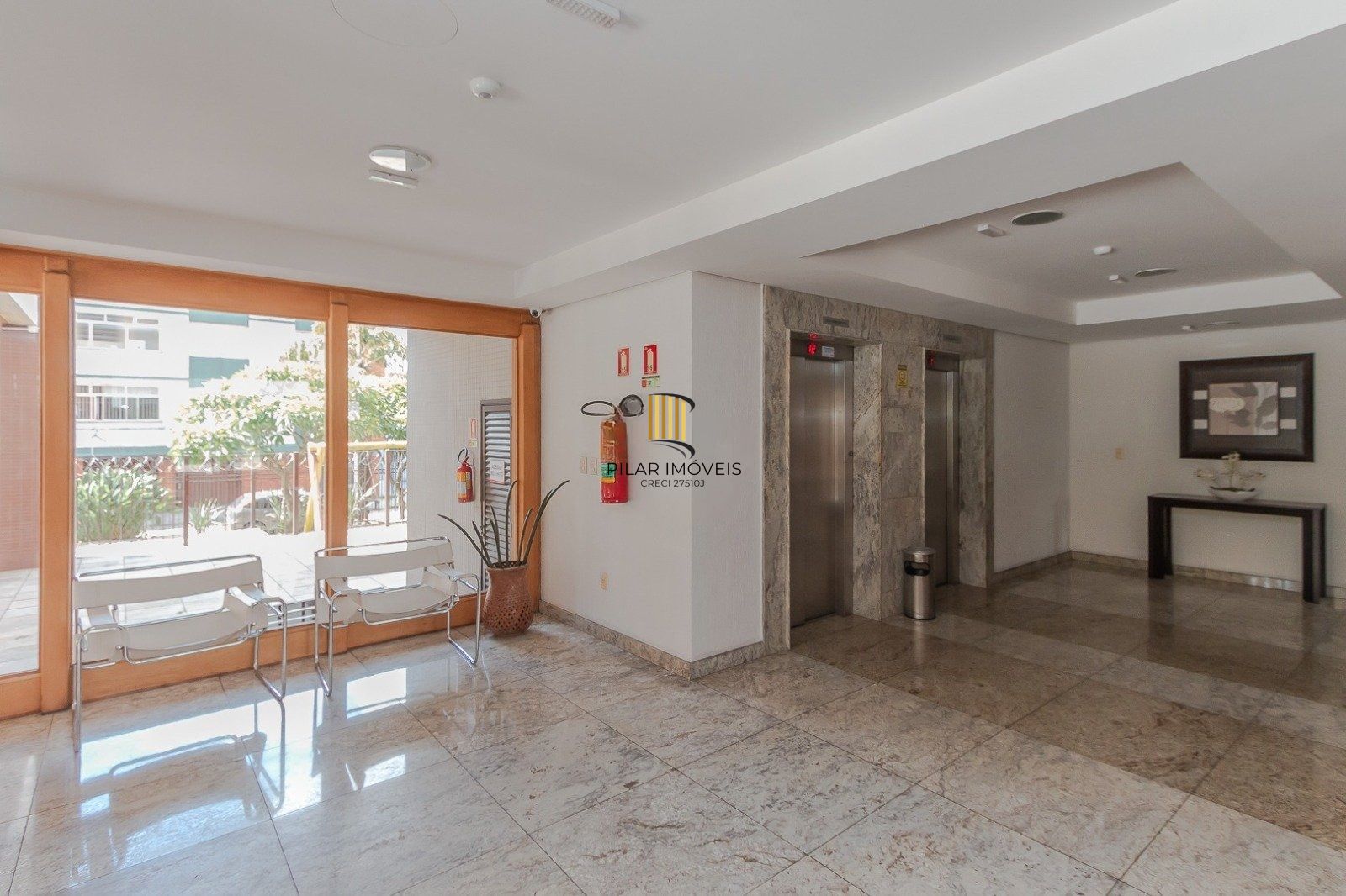 Apartamento de 4 dormitórios, sacada fechada com churrasqueira -Av. Panamericana