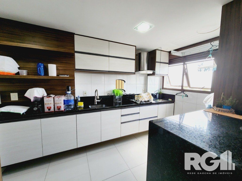 Apartamento todo Mobiliado com 2 dormitórios,  Boulevard Assis Brasil.