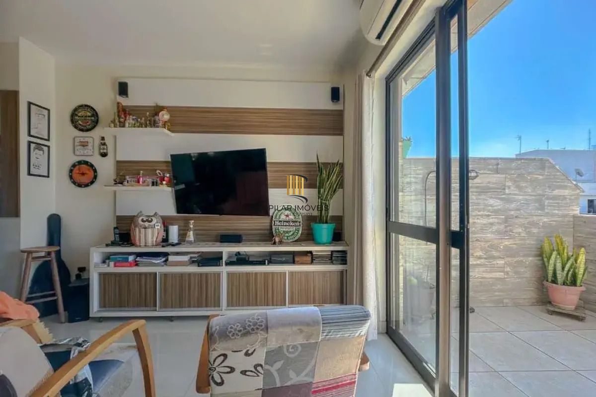 Cobertura com 3 dormitórios, suíte 2 vagas.