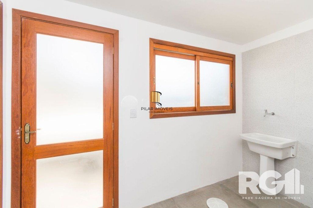 Casa com piscina, 3 dormitórios, 258m² privativos, no Jardim Itu.