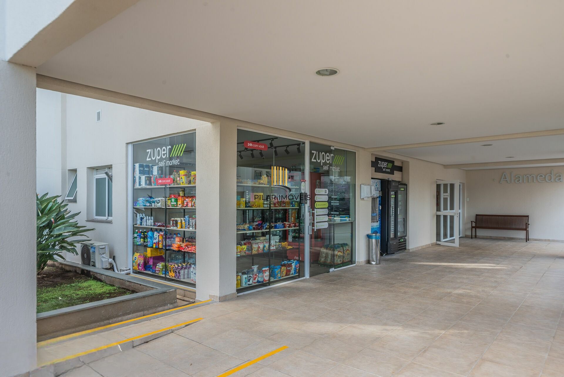 Apto 3 dorm living estendido, andar alto no Passo da Areia