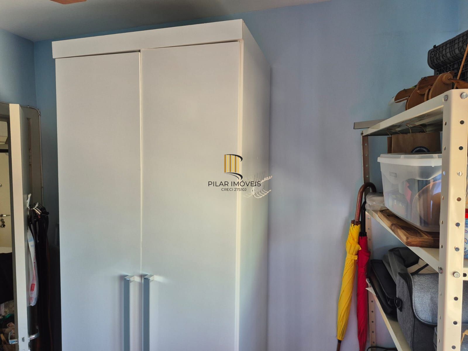 Apartamento mobiliado com 2 dormitórios e vaga de garagem