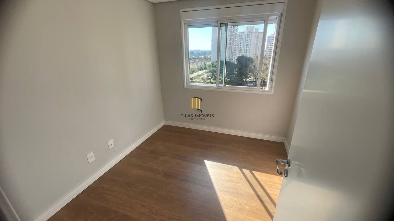 Apartamento 100% decorado com 92m², suíte, churrasqueira e 2 vagas de garagem.