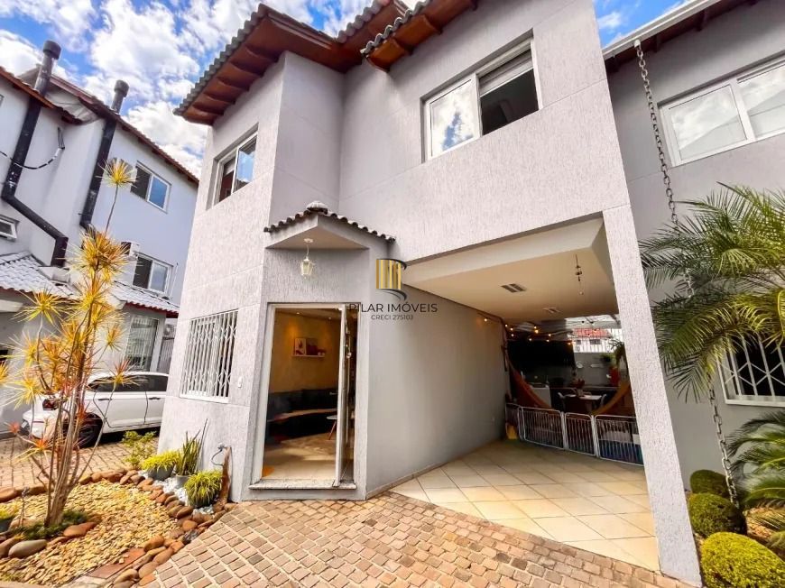 Casa Reformada em Condomínio com Suíte e Espaço Versátil Avenida Ecoville