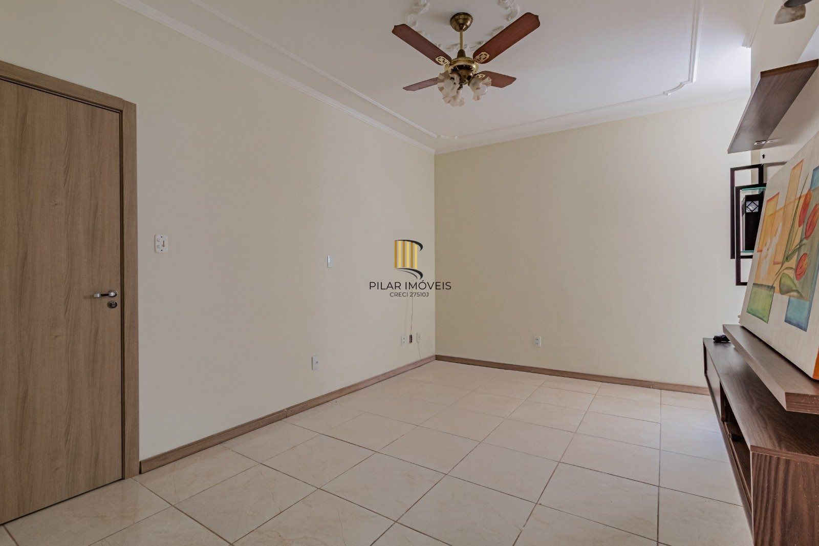 Térreo com pátio Semimobiliado, 2 Dormitórios, Próximo ao Praia de Belas