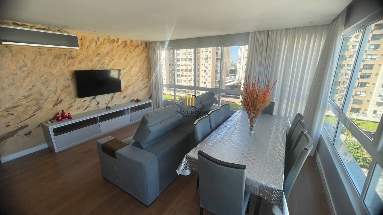Apartamento 100% decorado com 92m², suíte, churrasqueira e 2 vagas de garagem.