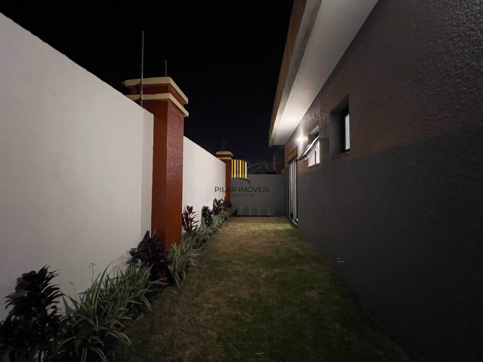 Sobrado Condomínio Condado de Capão, 4 suítes