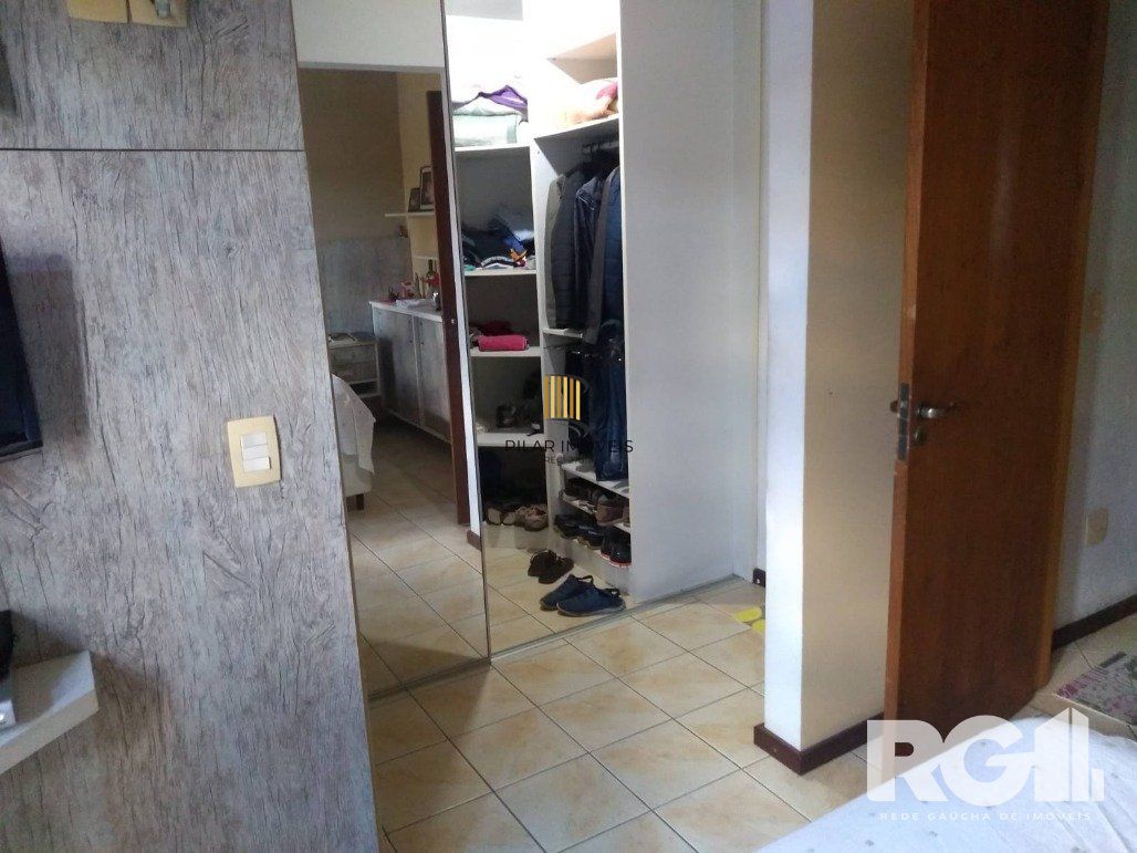 Excelente casa  3 dorm, 122m² privativos, amplo pátio com piscina nos fundos,  Rua Doutor João César Krieger