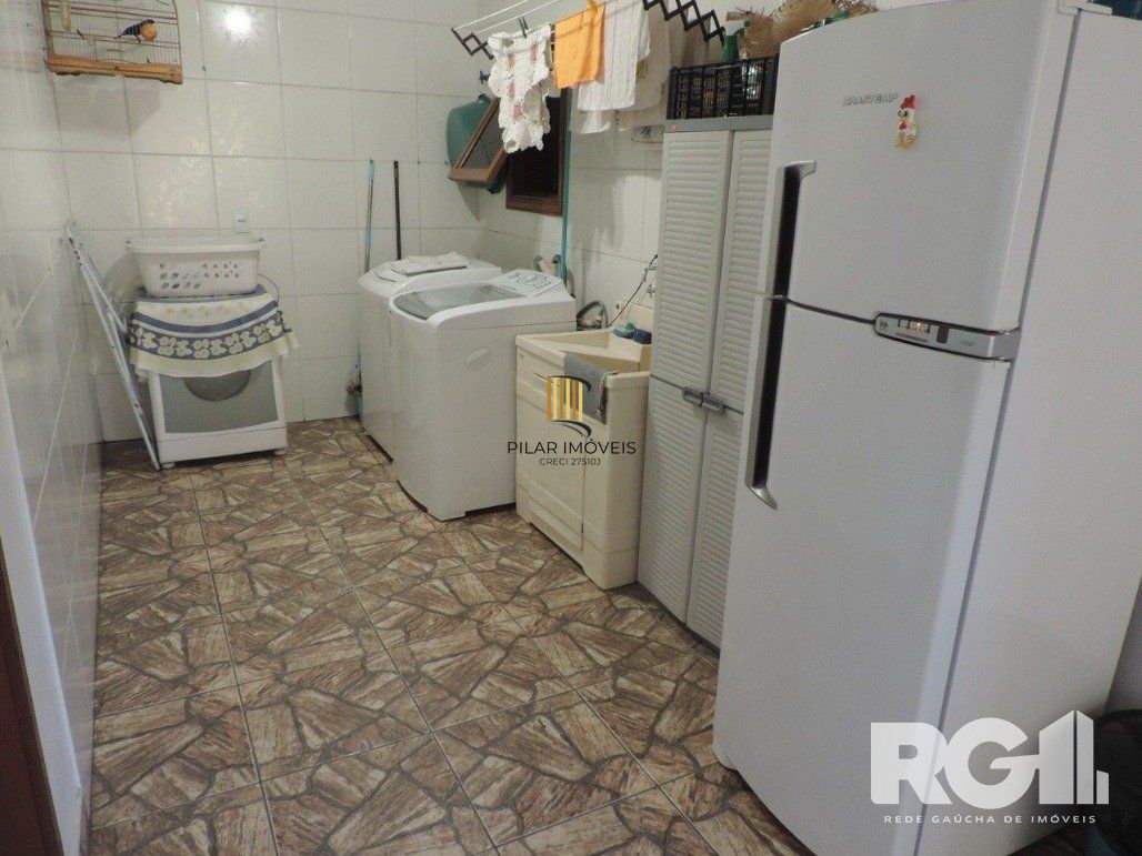Casa 4 dormitórios no bairro Parque Santa Fé