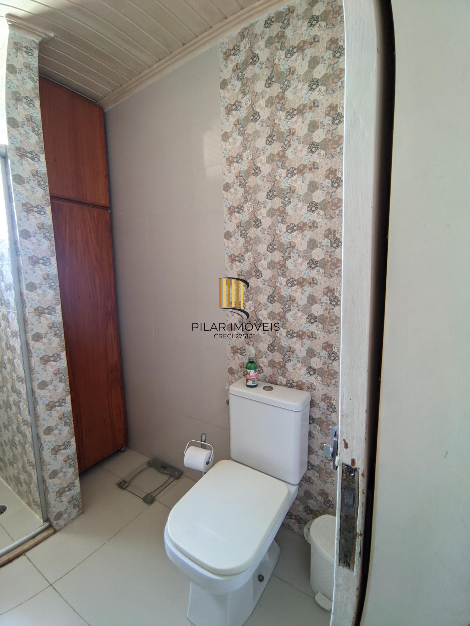 Casa com 3 Dormitórios, sacada e churrasqueira, no Bairro São João