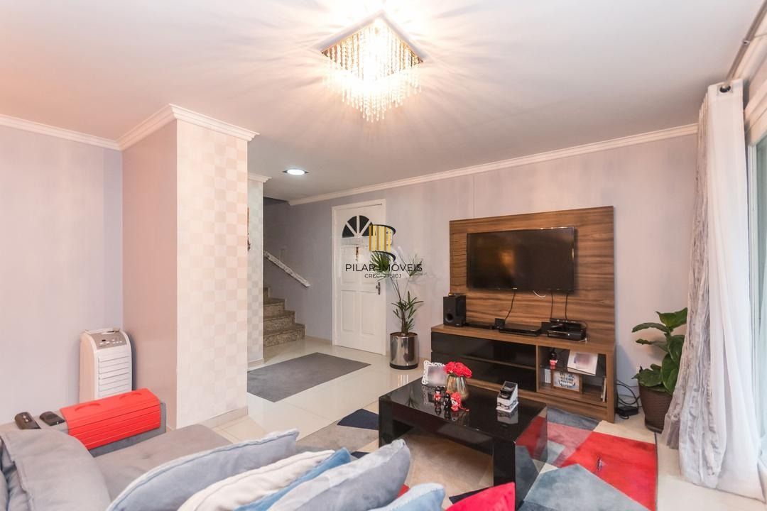 Casa com 3 dormitórios, 01 suíte, 03 vagas