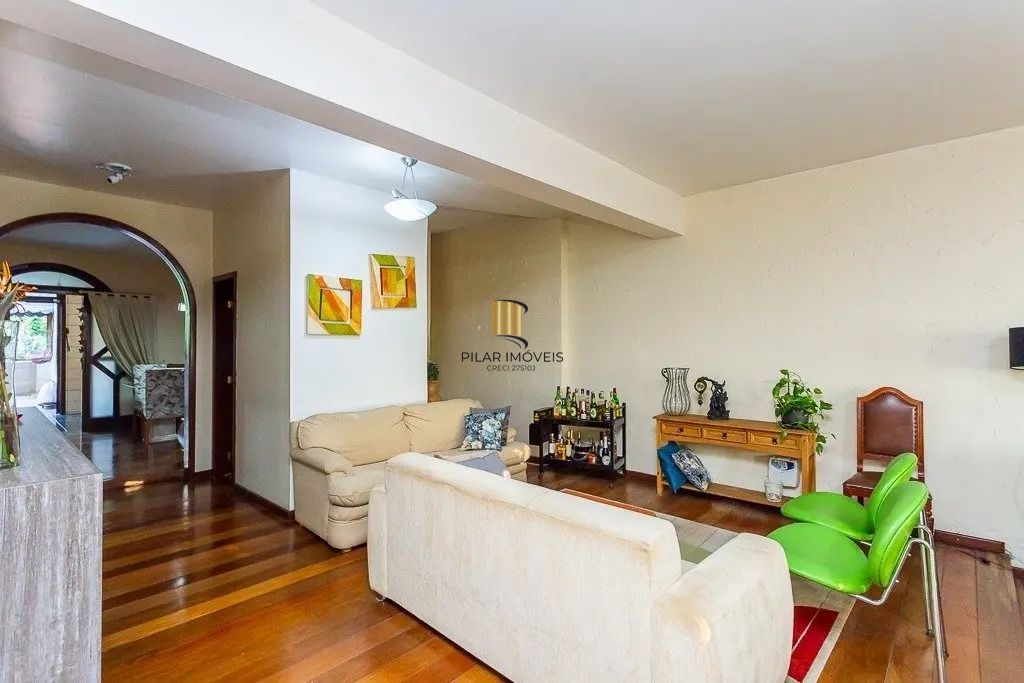 Casa espaçosa com 6 dormitórios e vista incrível no Cristo Redentor