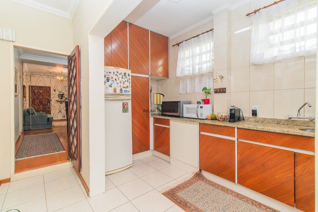 Casa ampla com pátio, edícula e terraço – Vila Ipiranga, Porto Alegre