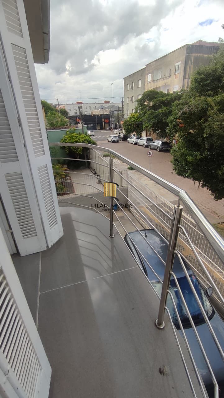 Casa com 3 Dormitórios, sacada e churrasqueira, no Bairro São João