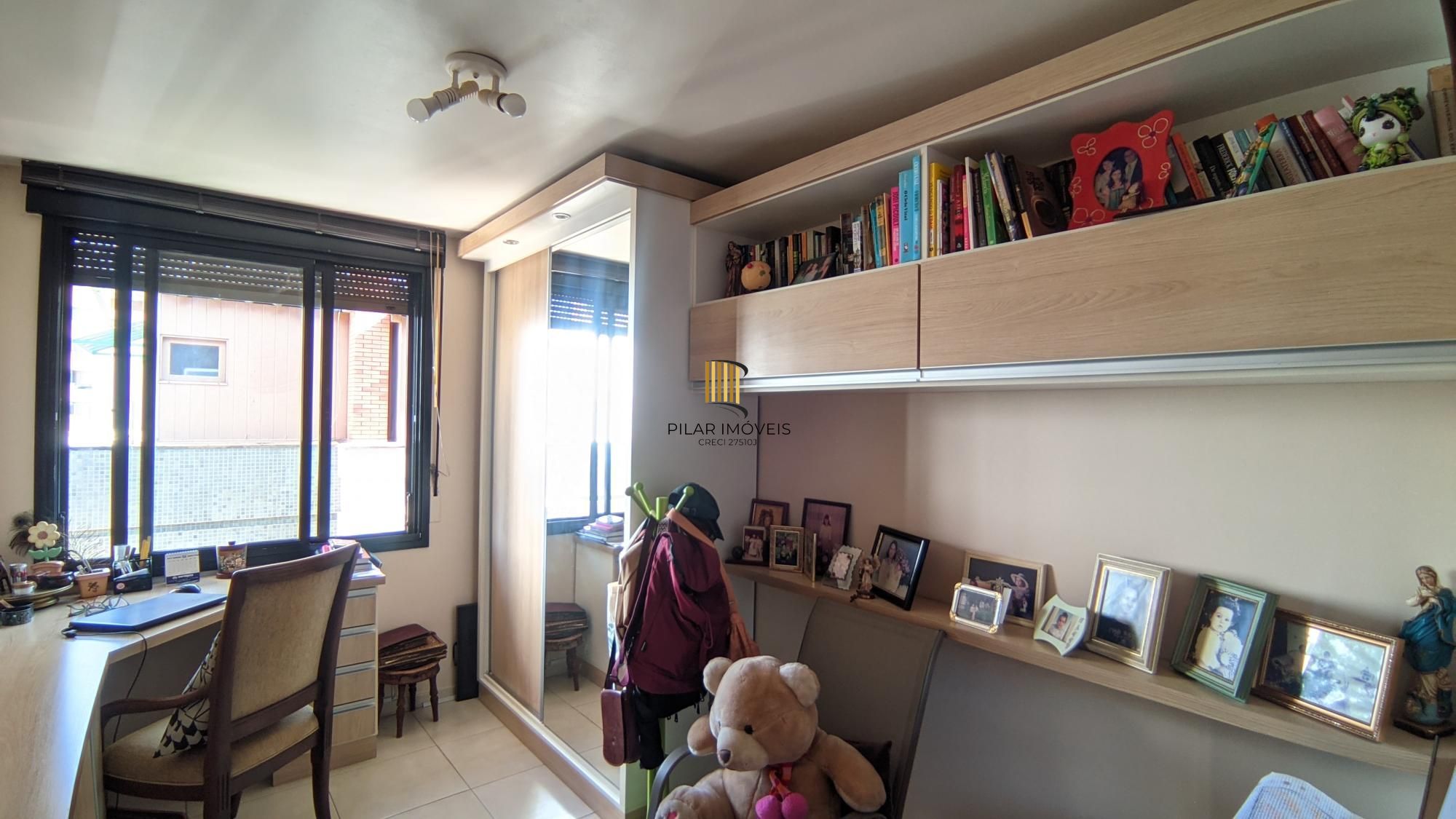 Cobertura com piscina 3 dorm, 2 vagas individuas, no bairro Petrópolis