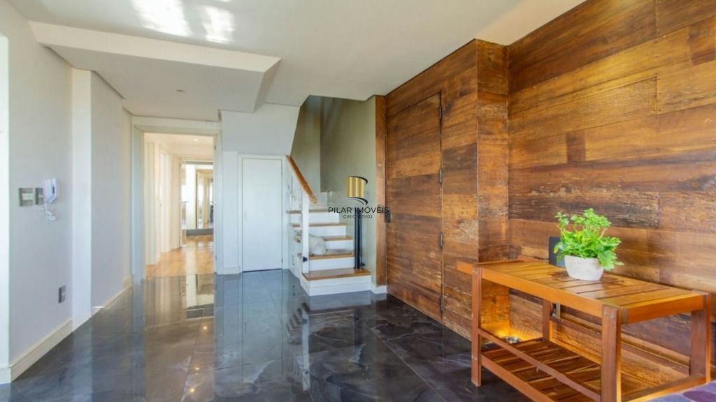 Cobertura mobiliada com piscina e vista 360° no Jardim Planalto – POA