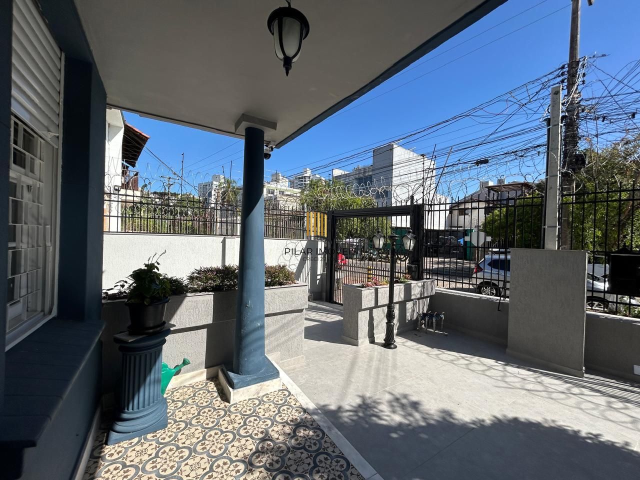 Casa 8 dormitórios, 5 banheiros e 6 vagas no Bairro São João Porto Alegre