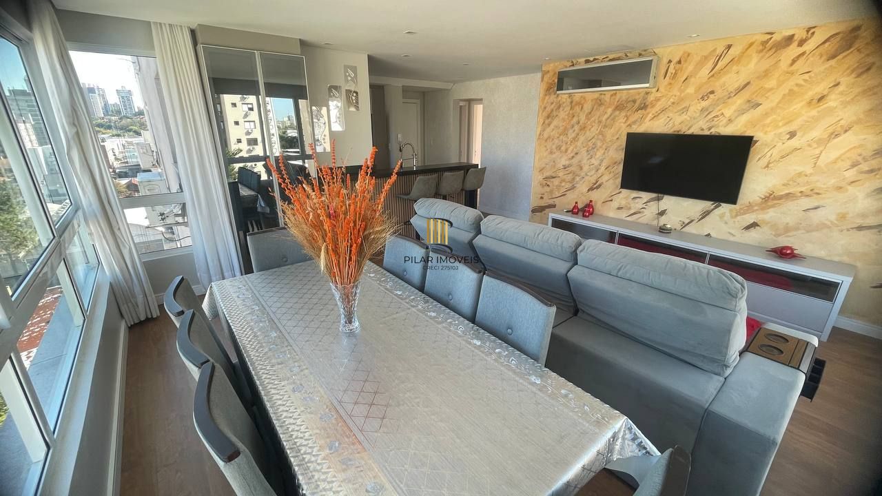 Apartamento 100% decorado com 92m², suíte, churrasqueira e 2 vagas de garagem.