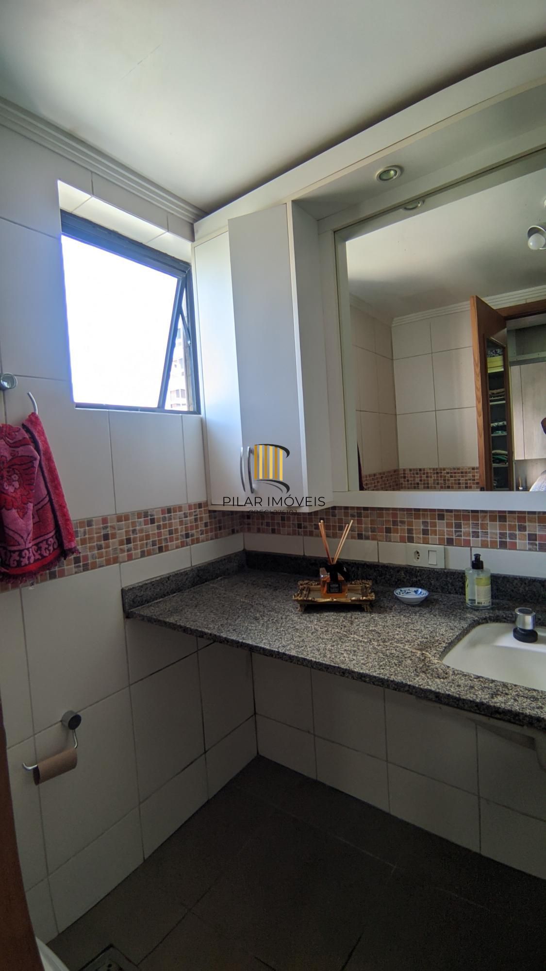 Cobertura com piscina 3 dorm, 2 vagas individuas, no bairro Petrópolis