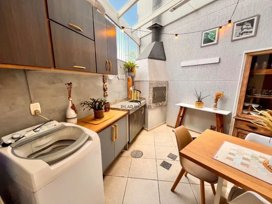 Casa Reformada em Condomínio com Suíte e Espaço Versátil Avenida Ecoville