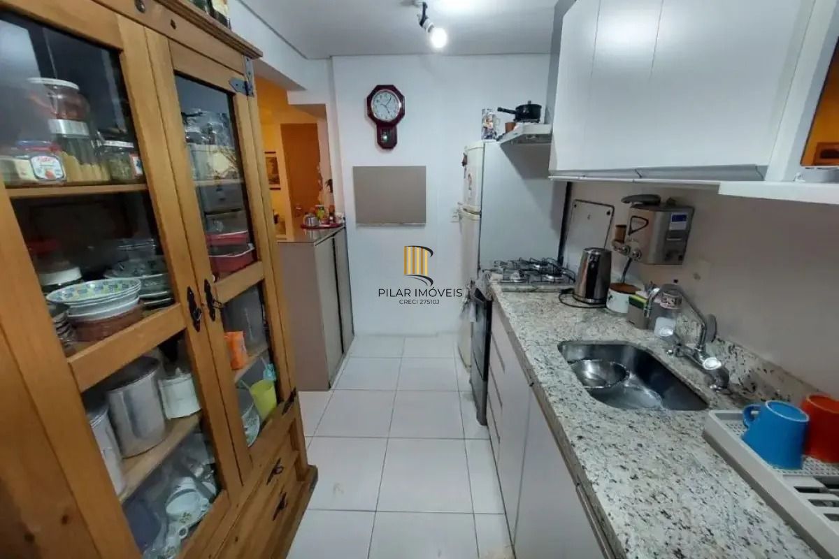 Apartamento de 2 dormitórios, suíte, churrasqueira e 1 vaga.