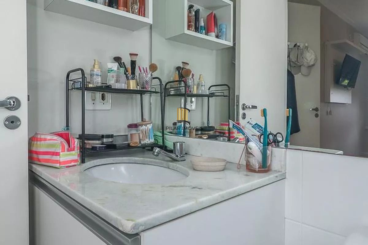 Mobiliado 2 dorm,1 suíte e vaga coberta - Ary Tarrago