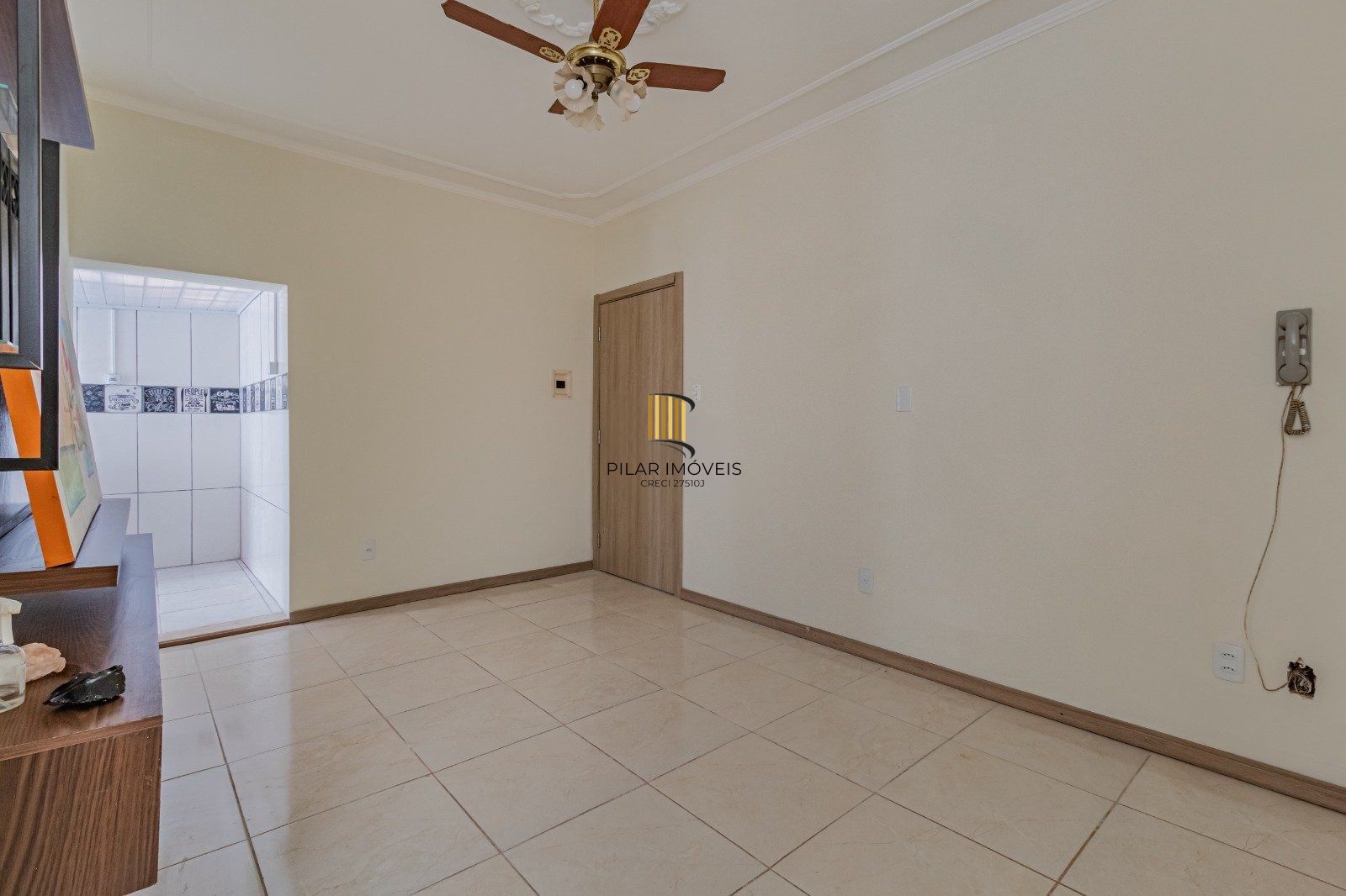 Térreo com pátio Semimobiliado, 2 Dormitórios, Próximo ao Praia de Belas