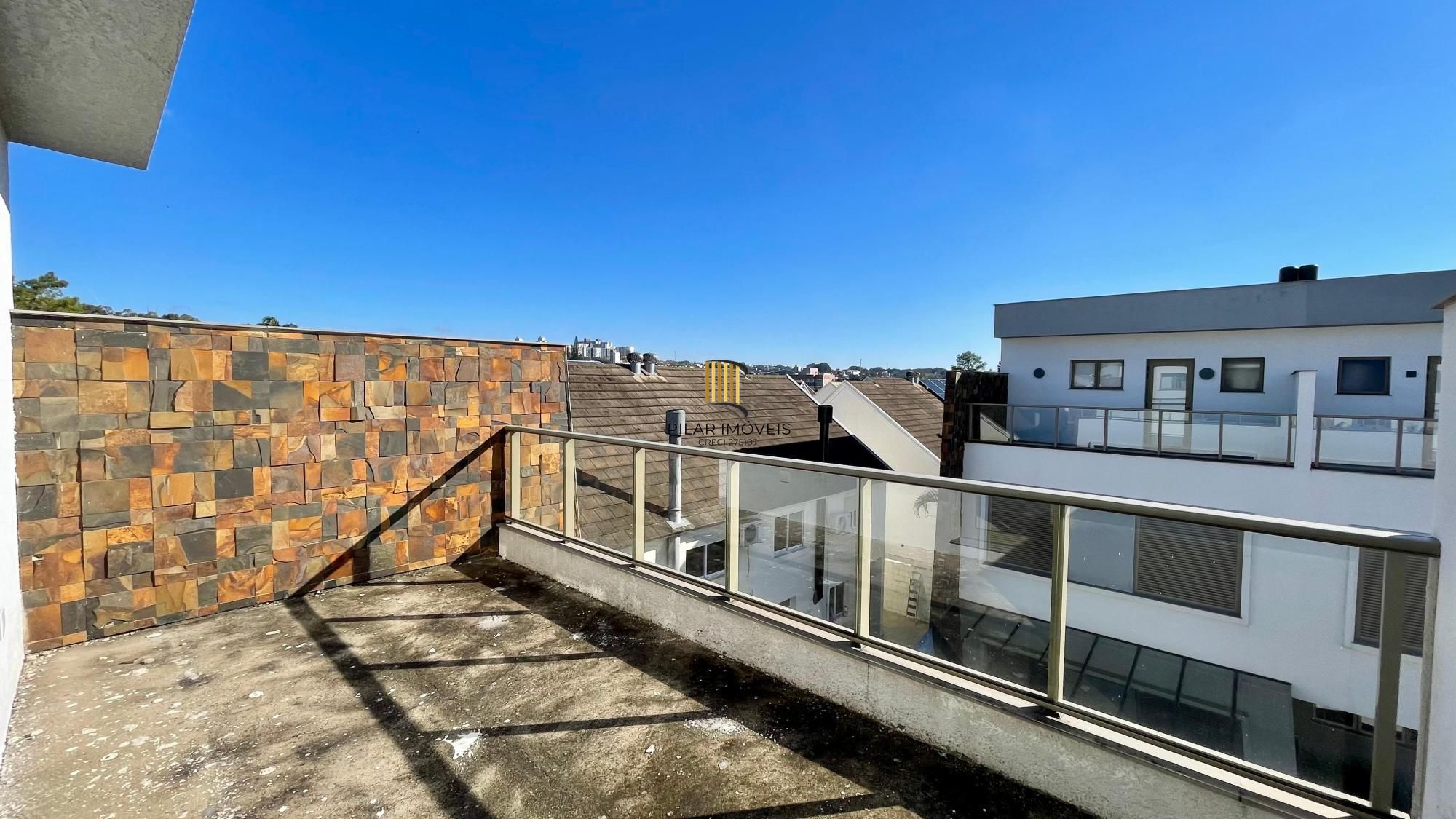 Casa em Condomínio com Terraço e Lazer Completo