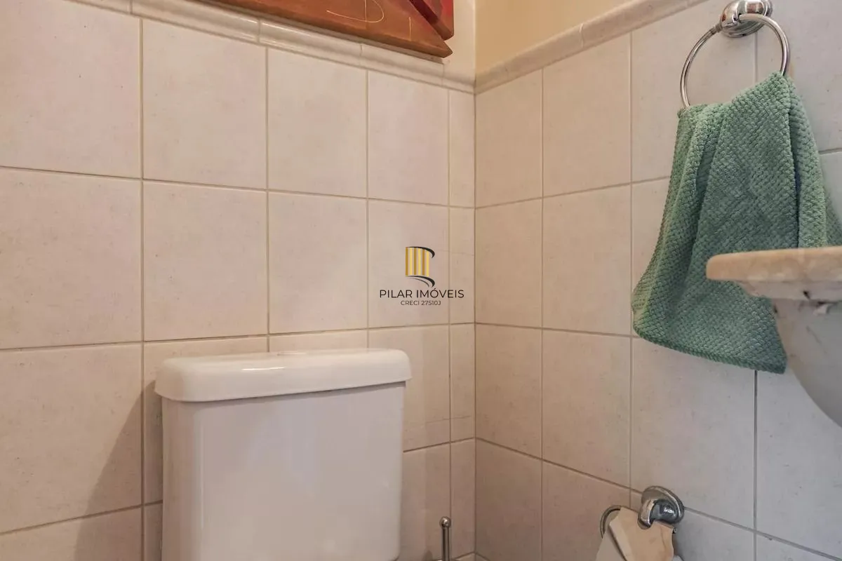 Casa em condomínio com 3 dormitórios, suíte e 2 vagas