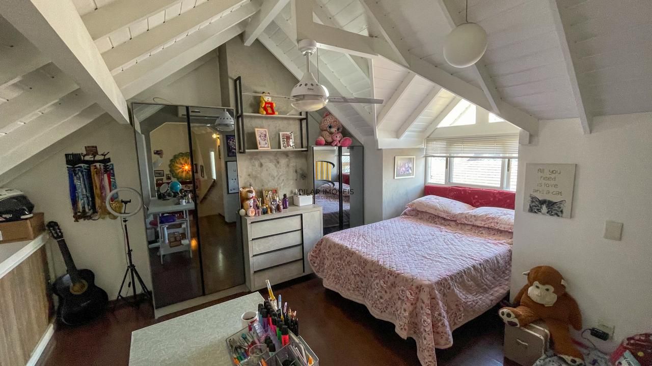 Casa em Condomínio 4 Dormitórios com Suíte no Lindoia - Porto Alegre