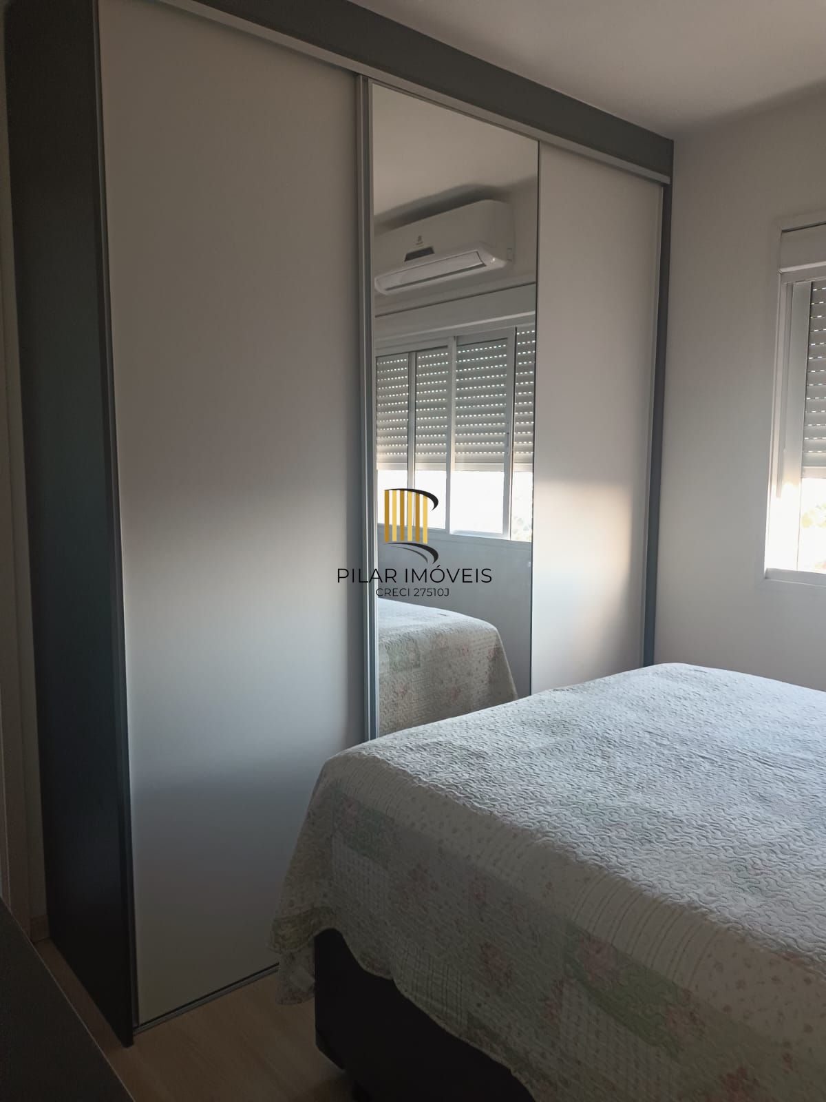 Apartamento de 3 dormitórios com living estendido, semi mobiliado, suíte e churrasqueira.
