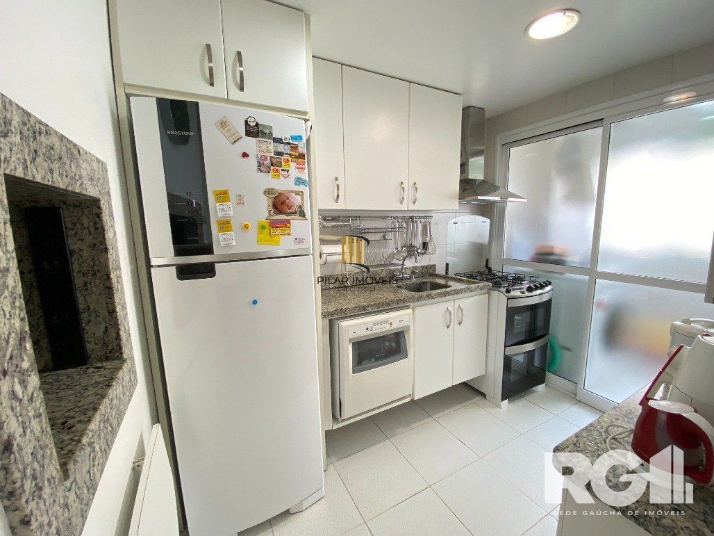 Apartamento de 2 dormitórios com suíte, churrasqueira, 2 vagas, condomínio com infraestrutura completa.