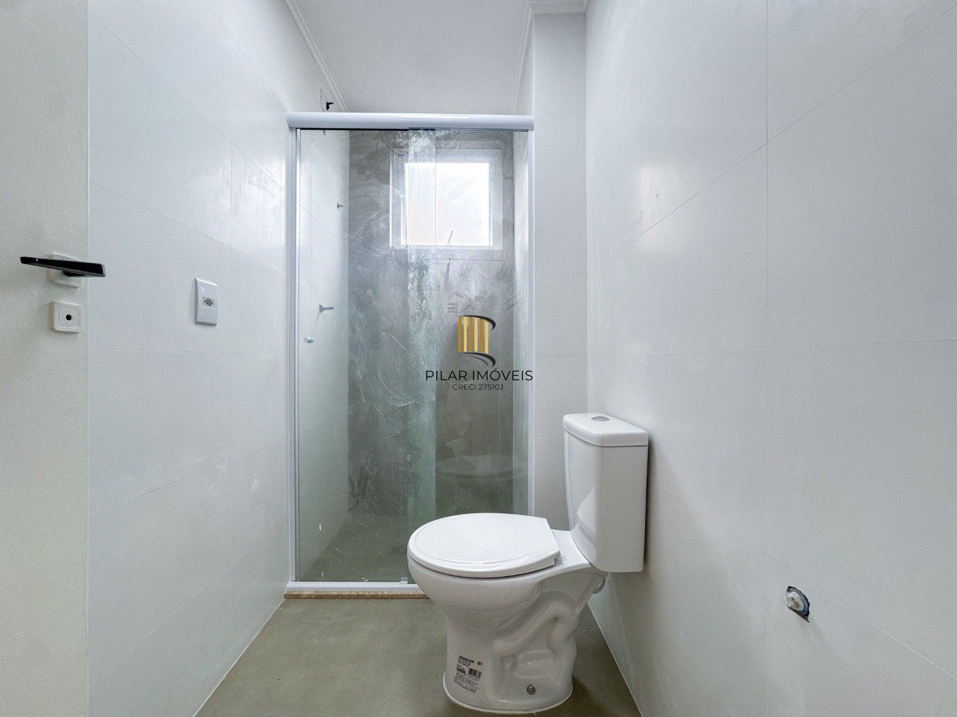 Apartamento de 1 dormitório, 1 vaga, totalmente reformado.