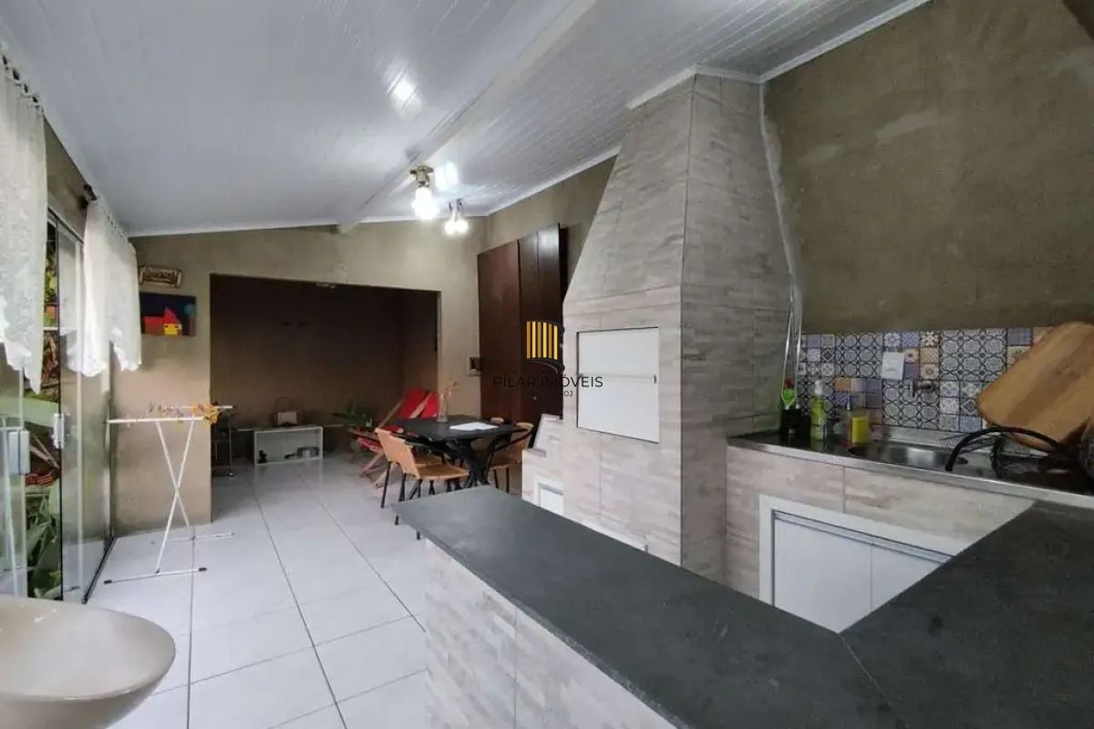 Sobrado com suíte, piscina e espaço gourmet no Jardim Sabará