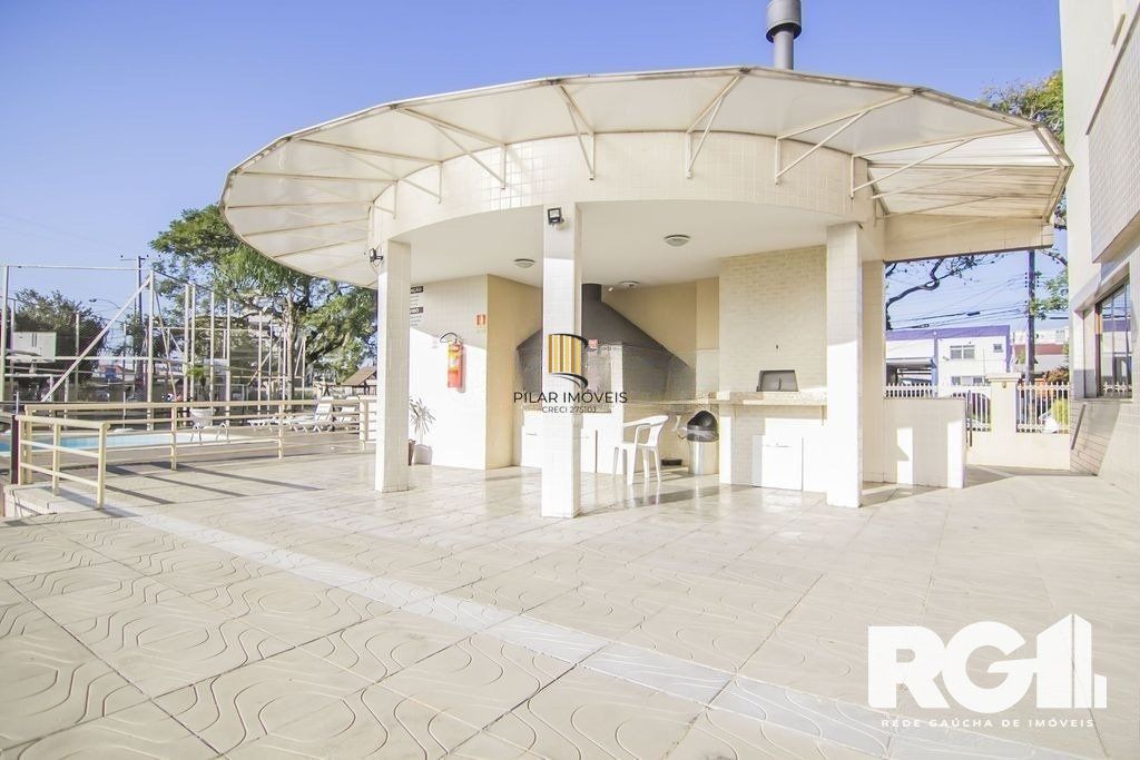 Apartamento todo Mobiliado com 2 dormitórios,  Boulevard Assis Brasil.