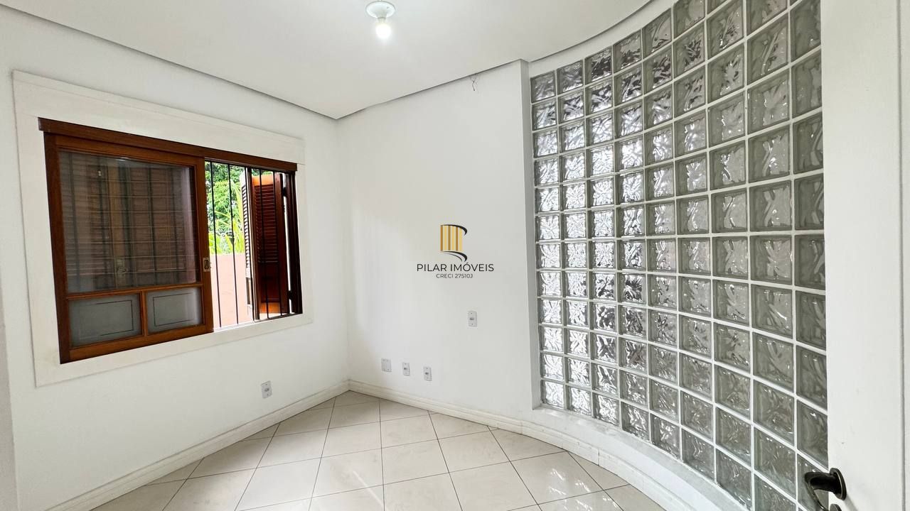 Casa 5 dormitórios no bairro Vila Nova