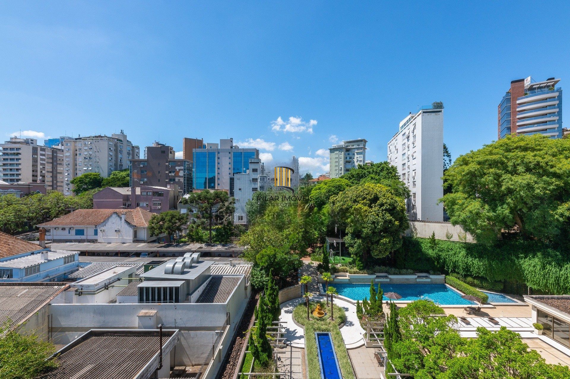 Com 169m² privativos, 03 suítes, 2 vagas na Rua Marques o Pombal- Moinhos de Vento