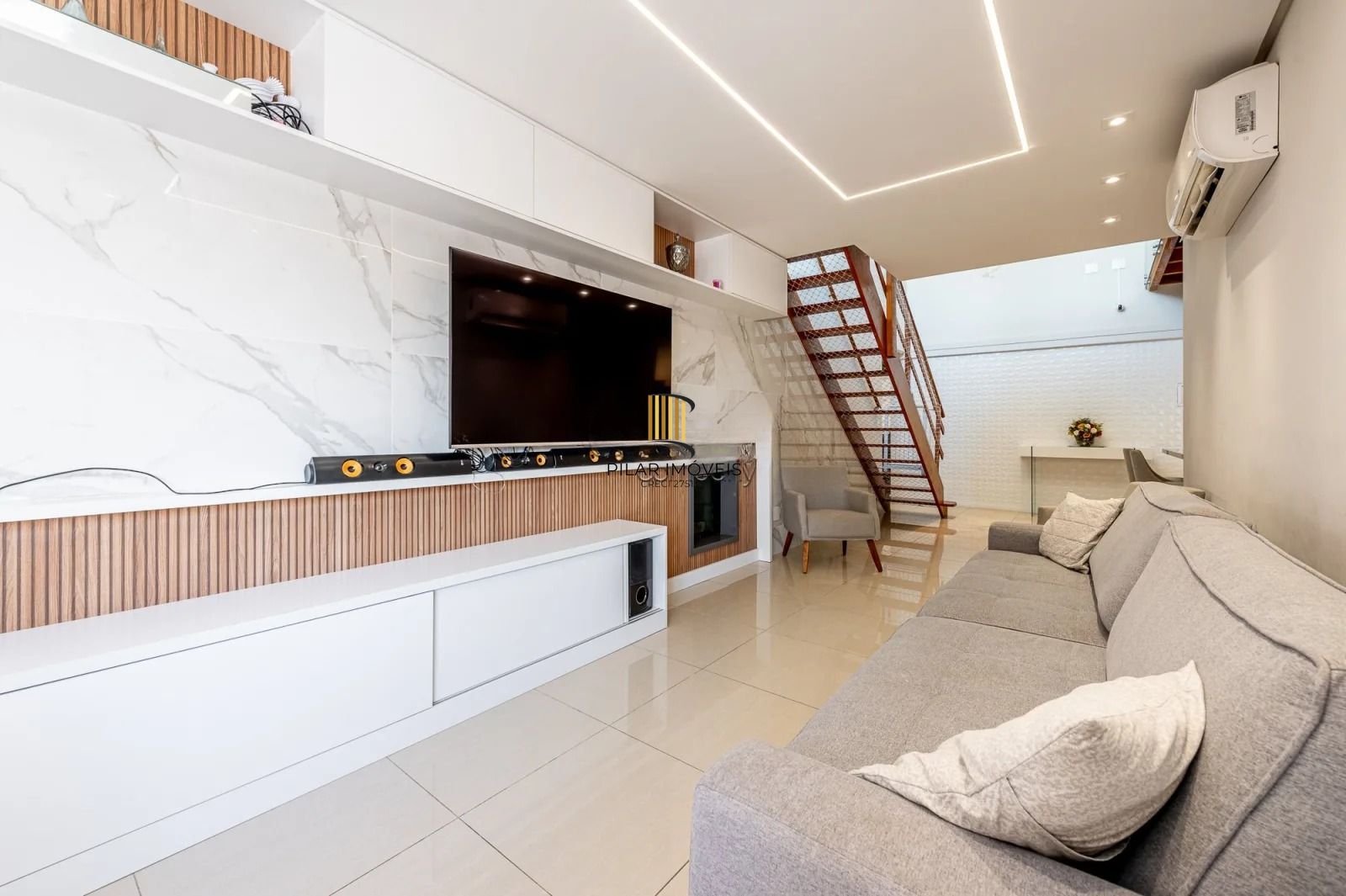 Apto Garden Duplex com 160m², 3 quartos, 1 suíte, 2 vagas, no bairro Rio Branco