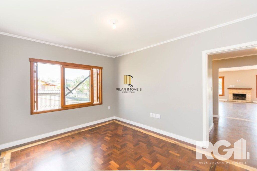 Casa com piscina, 3 dormitórios, 258m² privativos, no Jardim Itu.