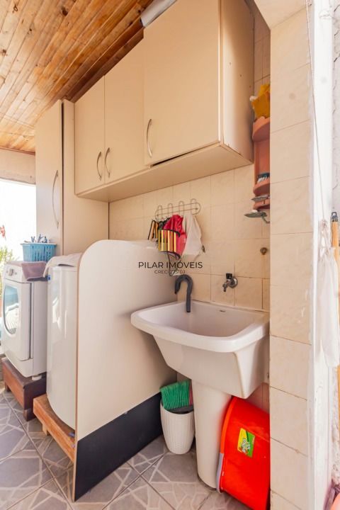 Casa 3 dormitórios, 2 suítes, piscina