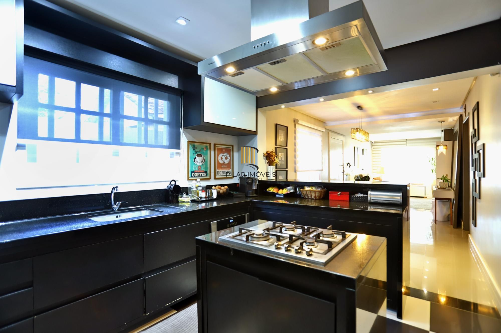 Casa mobiliada com suíte, patio e espaço gourmet completo