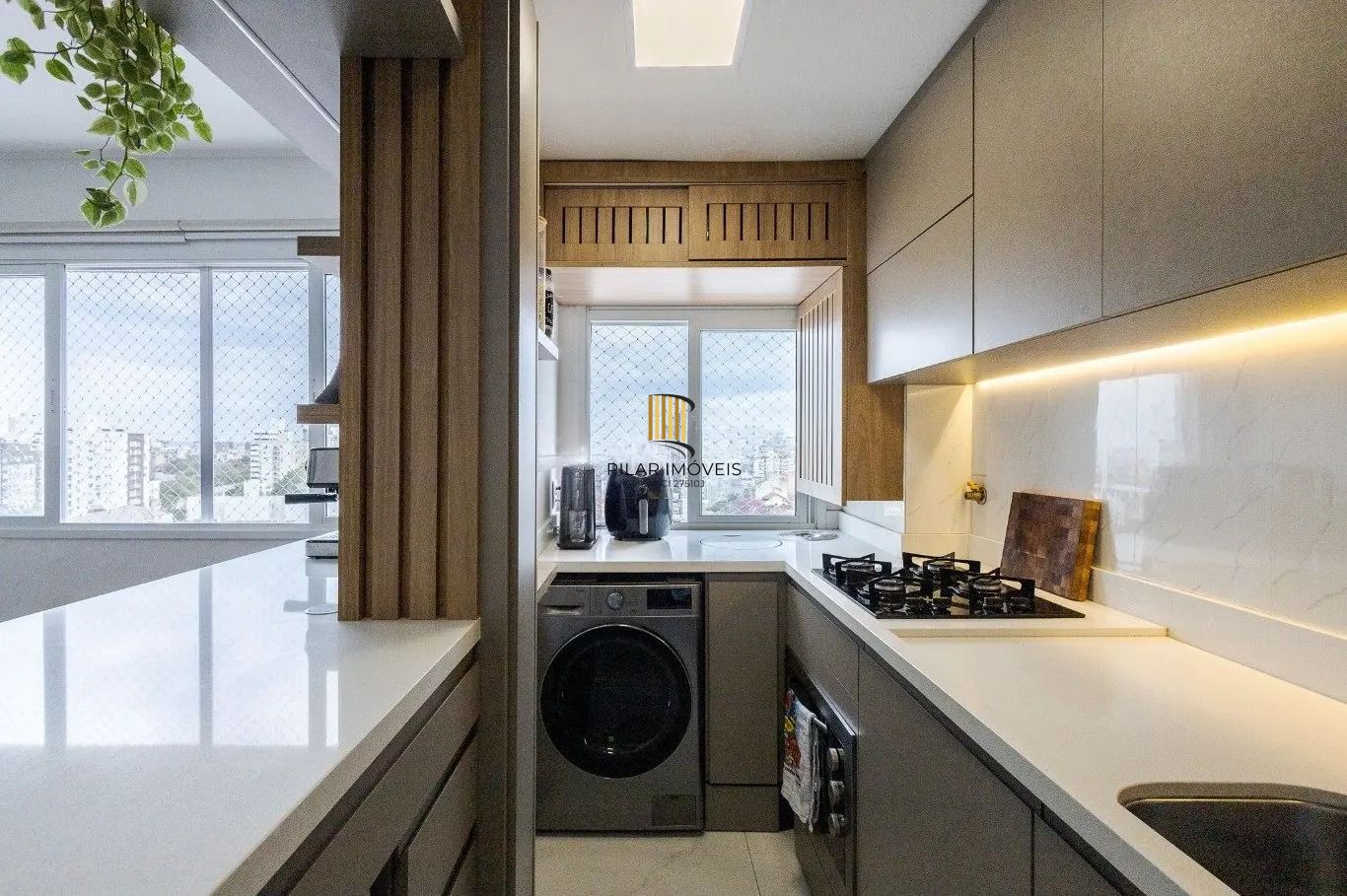 Apartamento mobiliado com 3 dormitórios panorâmica na Azenha em Porto Alegre