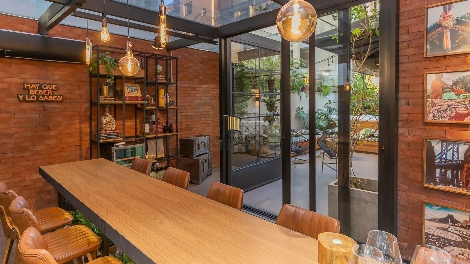 Apartamento Garden 2 quartos, 1 suíte, 2 vagas, no bairro Petrópolis em Porto Alegre