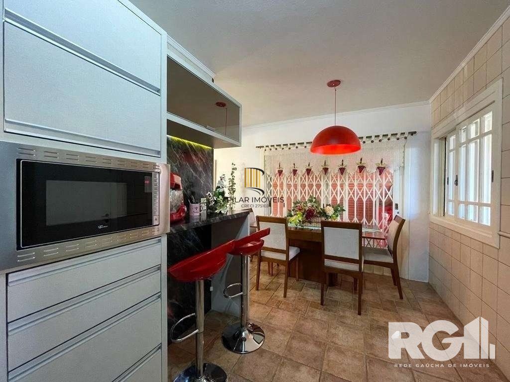 Casa 3 dormitórios no bairro Vila Cachoeirinha