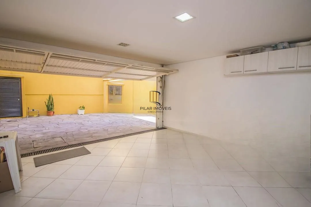 Casa de Condomínio 3 dormitórios no bairro Jardim São Pedro
