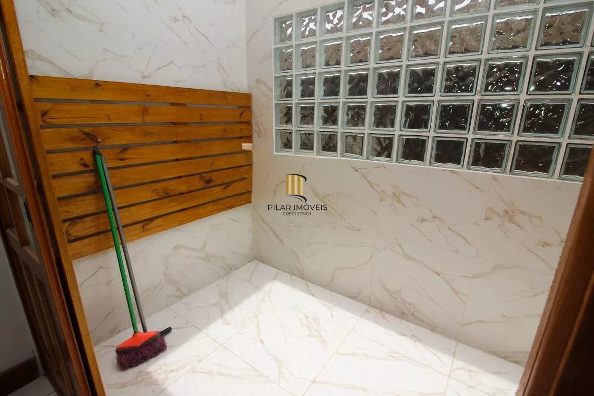 Apartamento com 2 dormitórios e jardim perto do Jardim Botânico
