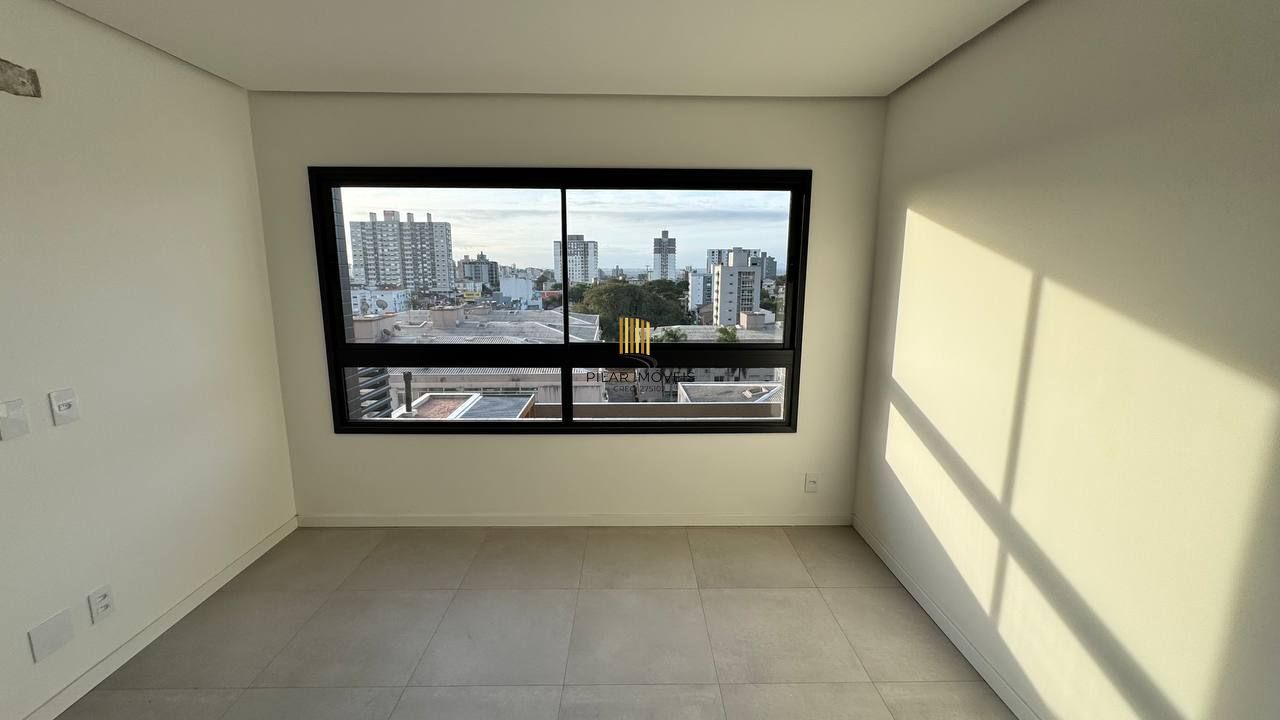 Com 3 quartos, sendo 1 suíte, e 2 banheiros