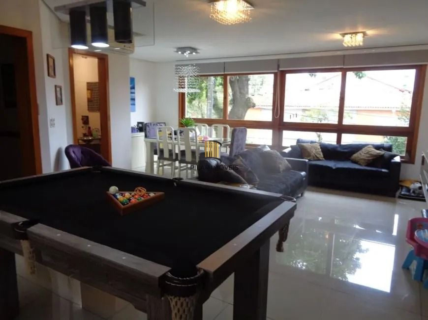 Sobrado com 3 dormitórios, terraço e espaço gourmet no São Sebastião – POA